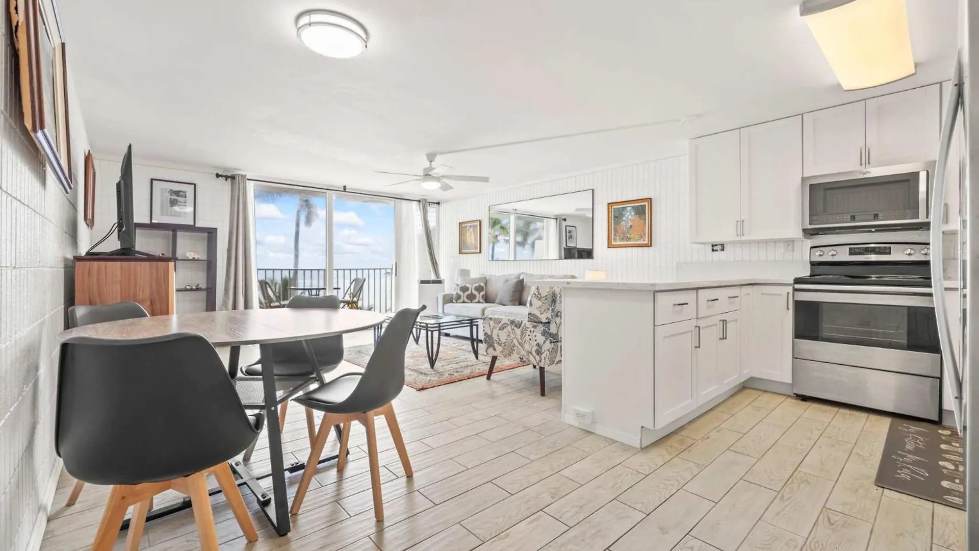 別荘 Amazing 7Th Floor Beachfront Condo Hauula 米国